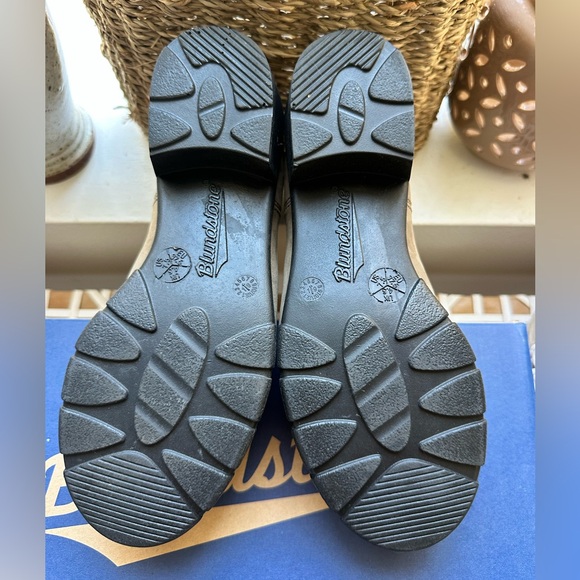 Blundstone heeled boots (style 1961) AUS4.5 US W7.5 - Picture 6 of 8